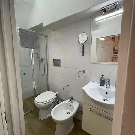 Blue Iris Nyaraló San Remo